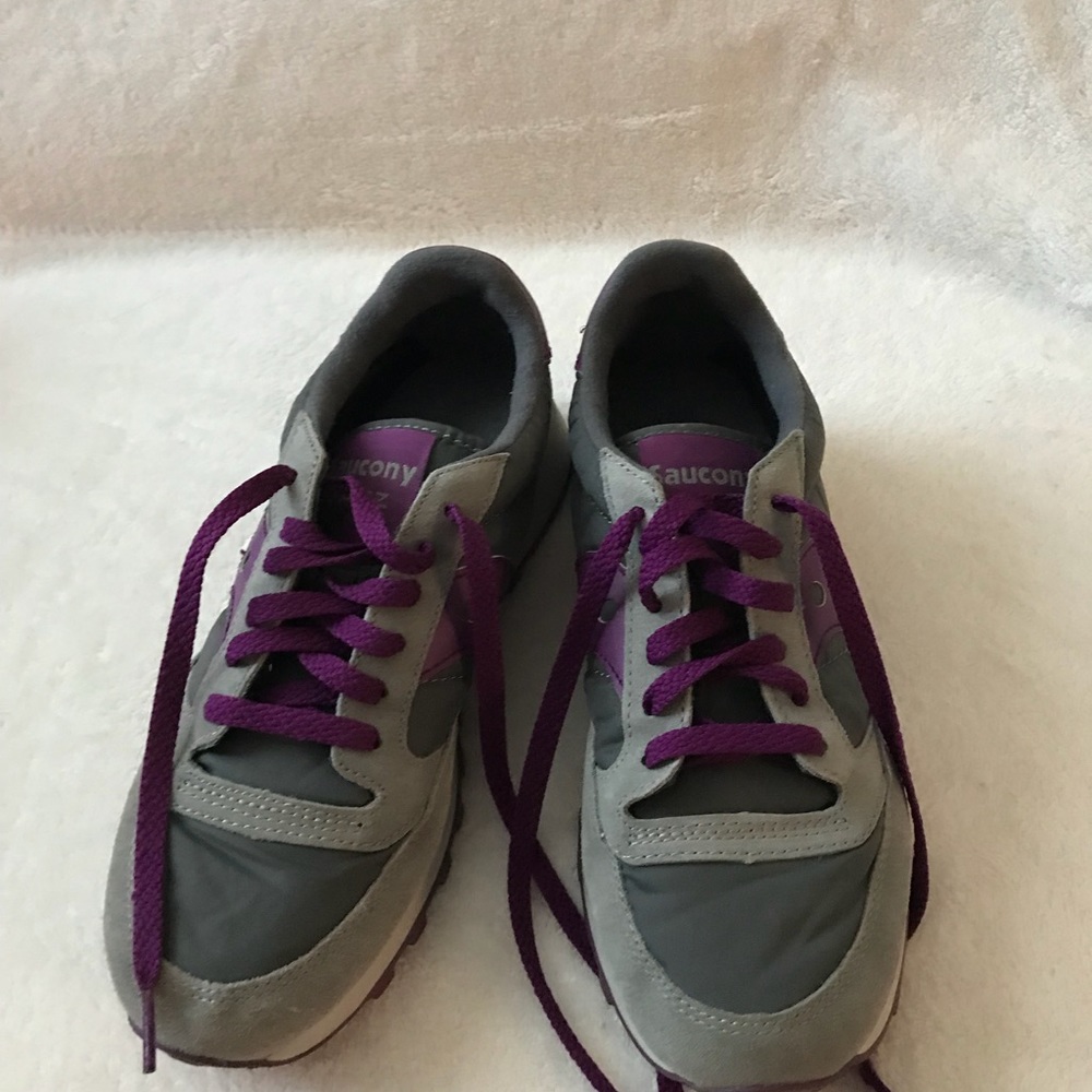Purple and gray 7.5 Saucony Jazz sneakers 💜